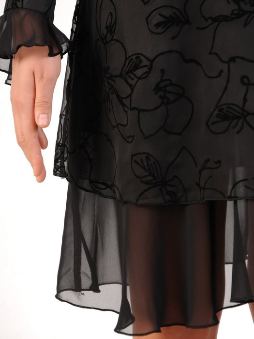 Szyfonowa sukienka o trapezowym kroju, kreacja z oryginalnym nadrukiem 24041