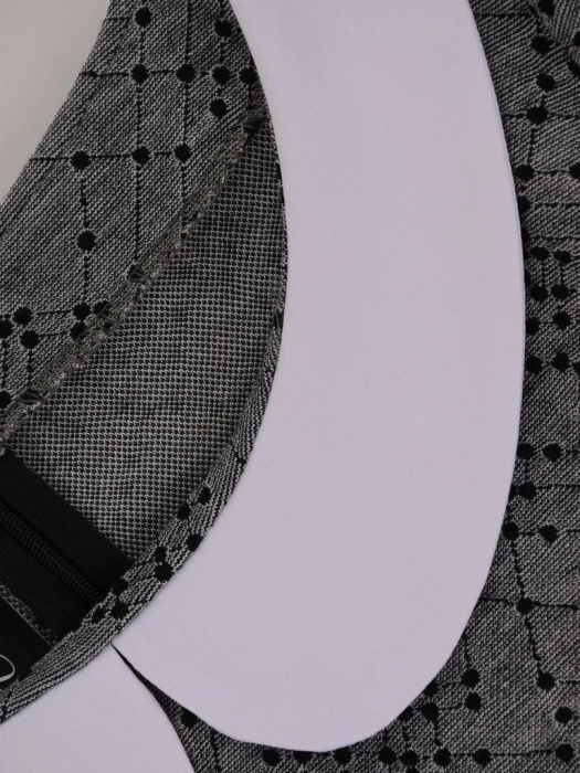 Czarno-popielata sukienka z kołnierzykiem do pracy – prosty fason z eleganckimi mankietami 10277