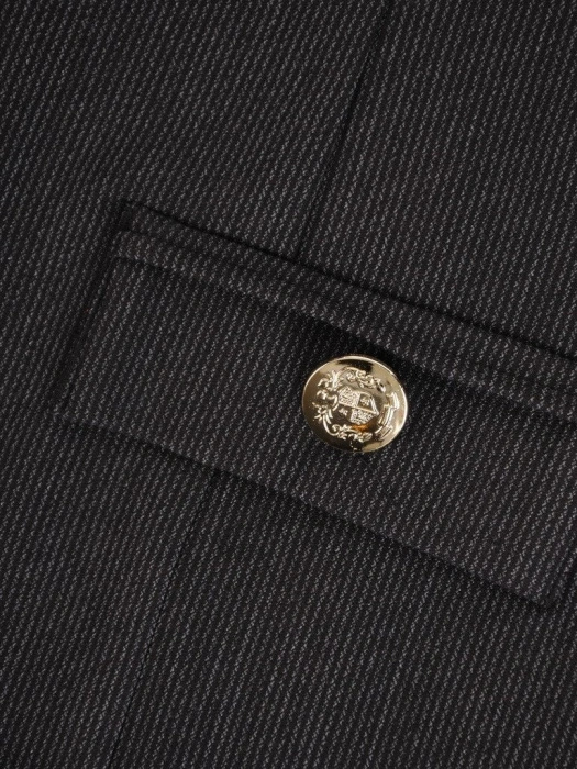 Ciemnoszara sukienka w prążki z dekoltem łódka – prosty fason z wyszczuplającymi przeszyciami 22216