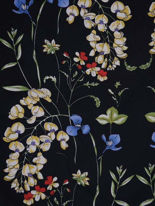 Romantyczna sukienka z szyfonu 14939, wiosenna kreacja w kwiaty.