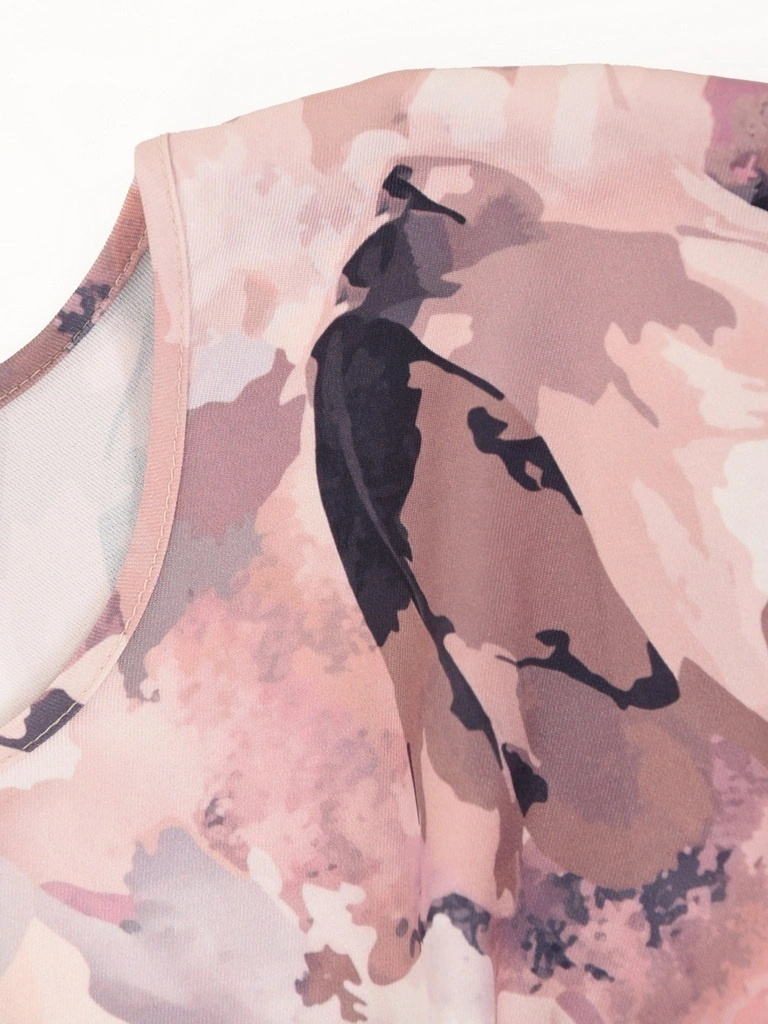 Elegancka bluzka damska w kwiaty z krótkim rękawem – prosty fason z rozcięciami po bokach 42041