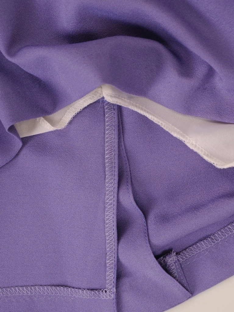 Elegancka sukienka midi w kwiaty z rękawem 3/4 – prosty krój z efektowną narzutką wysmuklający sylwetkę 38031