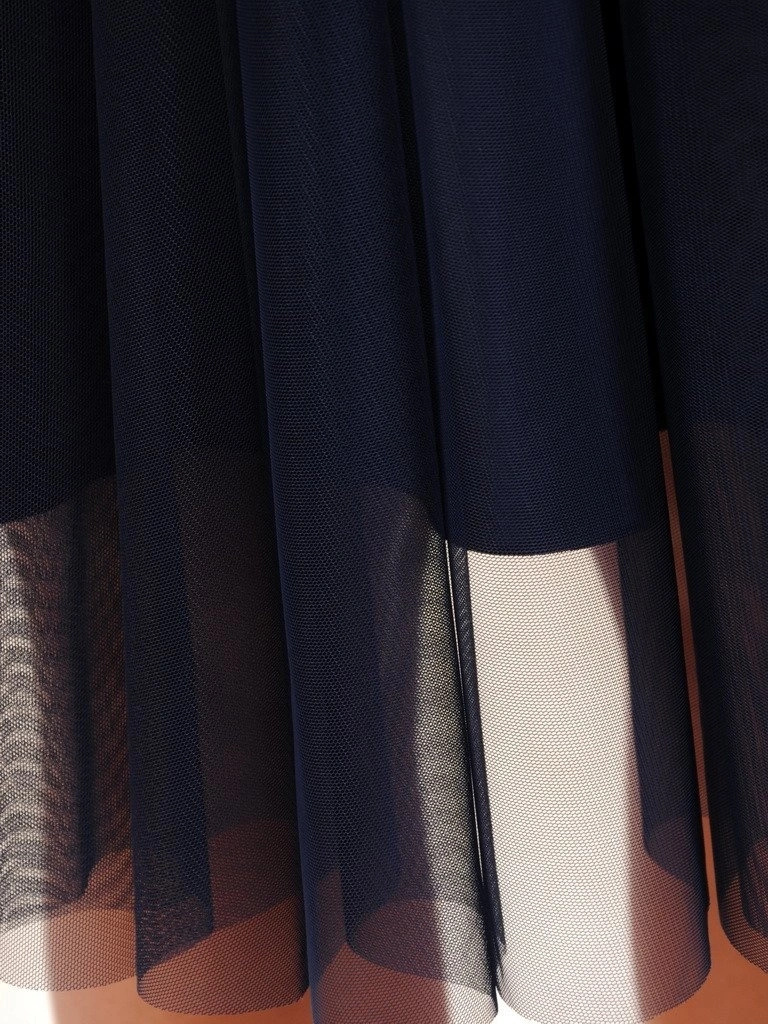 Rozkloszowana sukienka wieczorowa na święta i sylwestra – cekinowa koronka pięknie podkreślająca talię 21326
