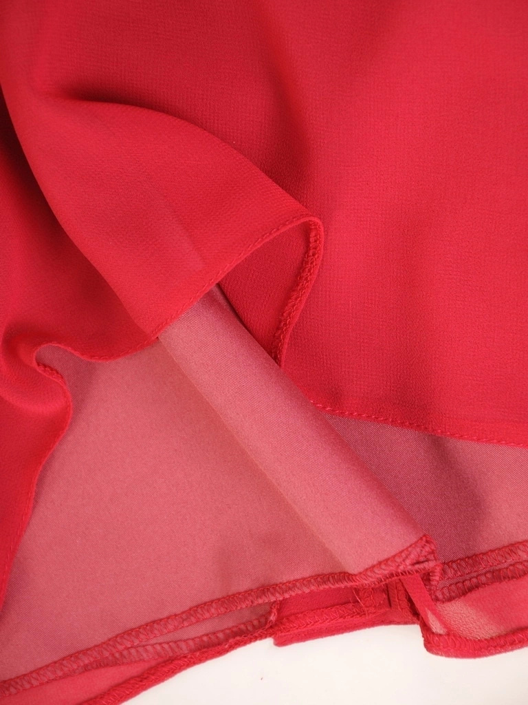 Wizytowa sukienka midi w kwiaty z rękawem kimono – sprytna narzutka wysmuklająca sylwetkę 33015