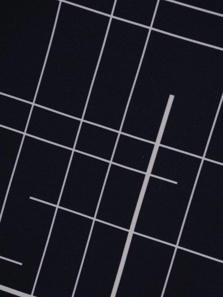Granatowa sukienka midi w geometryczny wzór – prosty krój subtelnie modelujący sylwetkę 20592