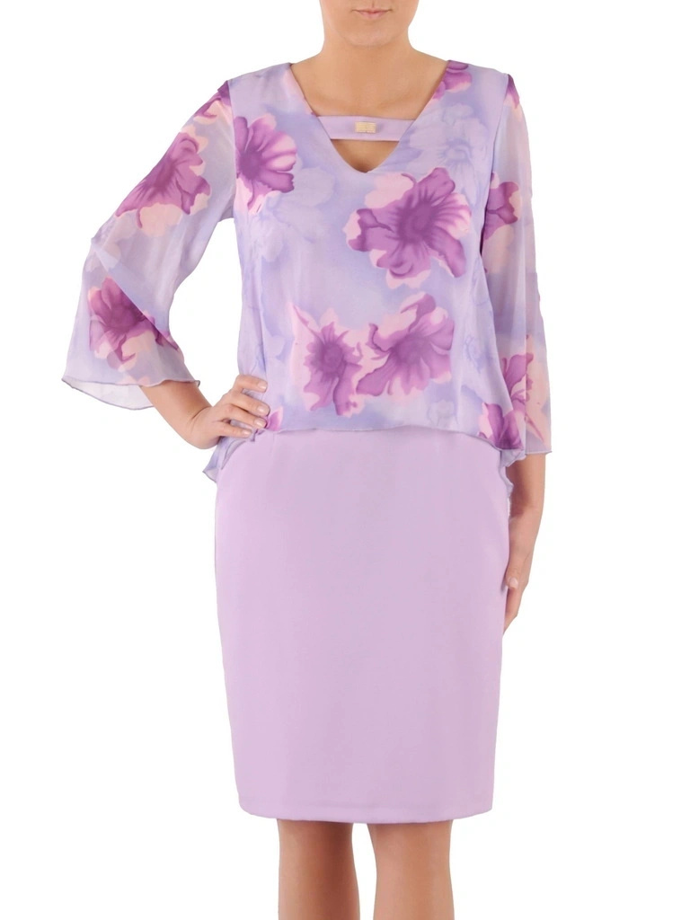 Elegancka liliowa sukienka wizytowa w kwiaty – prosty fason z wysmuklającymi zaszewkami 37974
