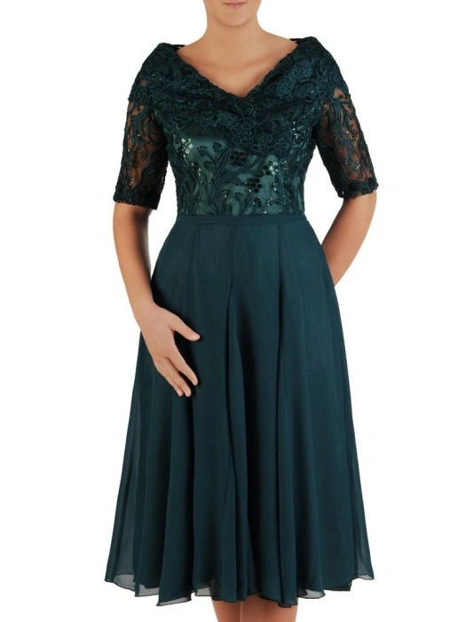 Elegancka sukienka rozkloszowana w odcieniu butelkowej zieleni – kobiecy fason modelujący sylwetkę 22691