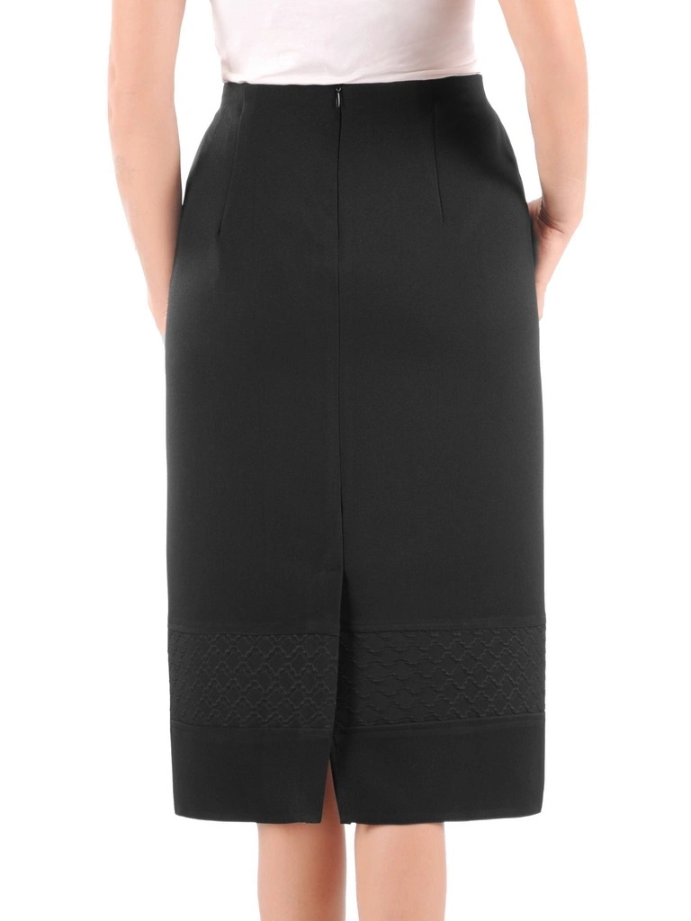 Ponadczasowa czarna spódnica midi plus size do biura – prosty fason z gumką w pasie, wysmuklający z wstawką 38629