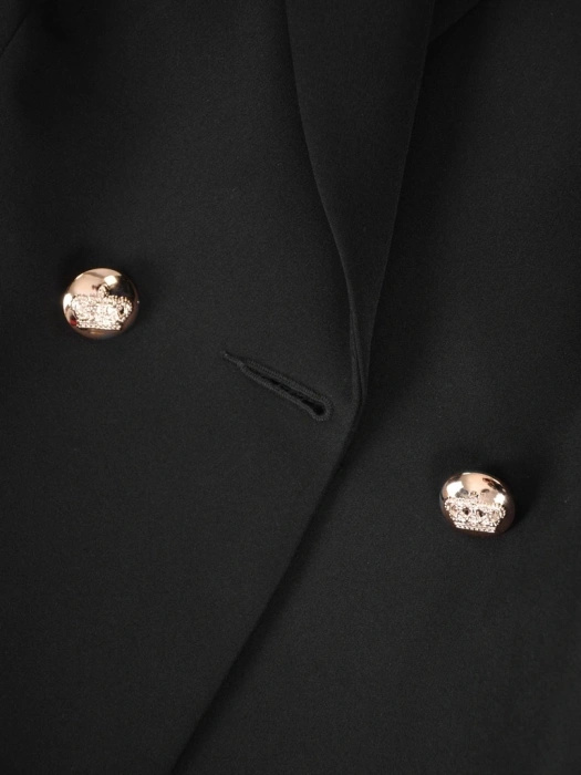 Elegancki czarny żakiet damski do sukienki – ozdobne guziki i fason modelujący figurę 37200