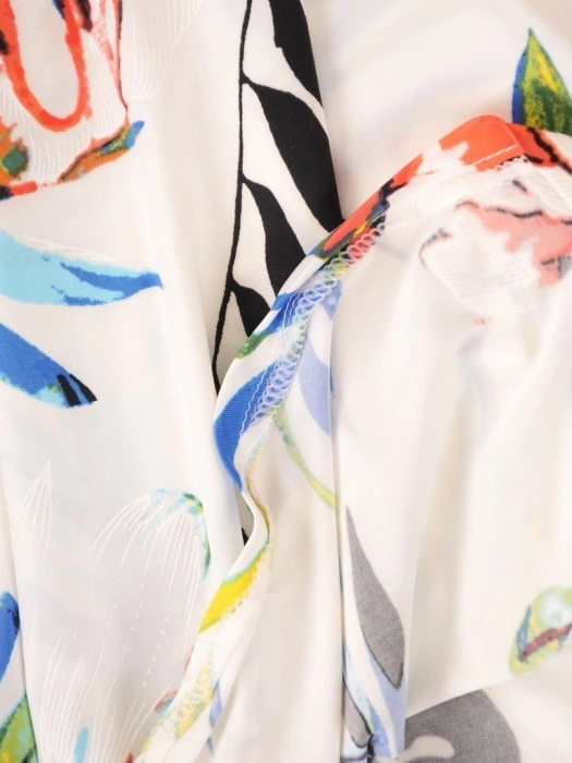 Wielokolorowa sukienka rozkloszowana w liście midi – zwiewny model z żabotem i wiązaniem przy dekolcie 35967