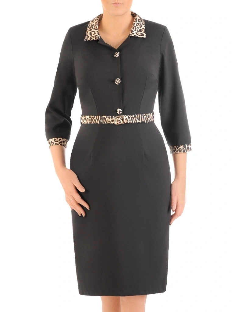 Czarna prosta sukienka biurowa midi z panterką – pasek akcentujący talię i zaszewki wyszczuplające 34853
