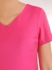 Różowa sukienka trapezowa midi z dekoltem serek – swobodny fason na lato z ozdobnym marszczeniem 33726
