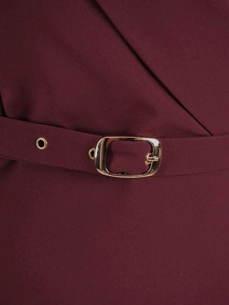 Elegancki komplet damski z prostymi spodniami bordowy – trapezowa tunika z paskiem podkreślającym talię 37238