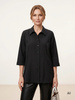Wiskozowa czarna koszula damska o prostym kroju – szykowny model z ozdobnymi mankietami 35724