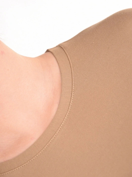 Elegancka bluzka bawełniana z długim rękawem camel – prosty fason z przedłużanym tyłem 41543
