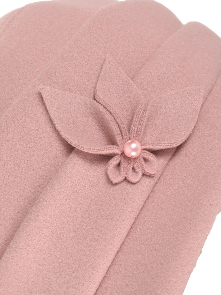 Różowy kapelusz damski cloche na jesień – elegancki model z ozdobną wstawką 42425