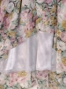 Elegancka sukienka trapezowa midi w kwiaty – swobodny fason tuszujący biodra 30818