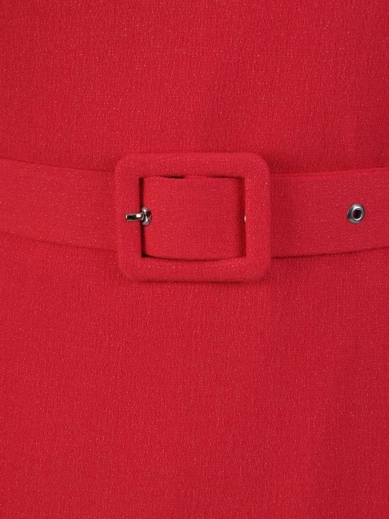 Elegancka amarantowa sukienka midi rozkloszowana z paskiem – wyszczuplające przeszycia i kieszenie 24004