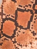 Rozkloszowana sukienka maxi w zwierzęcy deseń – wysmuklający fason z wiązaniem w pasie 34084