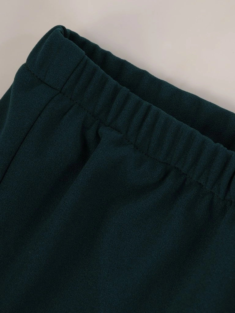 Eleganckie zielone spodnie damskie na gumce – dopasowany fason wysmuklający nogi 25851