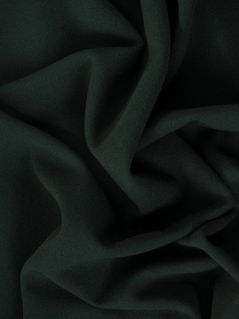 Elegancka sukienka trapezowa w kolorze butelkowej zieleni – tuszujący fason z praktycznymi kieszeniami 19103