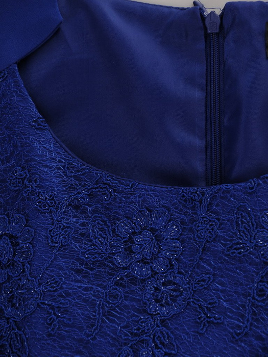 Sukienka damska 16921, chabrowa kreacja z koronki i tkaniny.