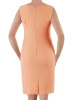 Brzoskwiniowa garsonka damska na wesele – wysmuklający sylwetkę komplet z ozdobną broszką 35743