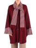 Elegancki sweter damski w odcieniu bordo – luźny, swobodny krój z dekoracyjnym wiązaniem 42164