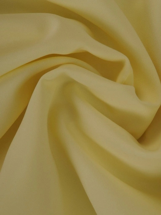 Pastelowa żółta sukienka rozkloszowana z dekoltem serek – pionowe zaszewki i pasek pięknie modelują talię 15712