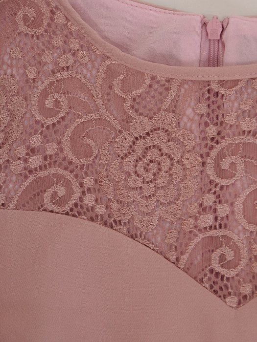 Sukienka z tkaniny i koronki, wiosenna kreacja w pudrowym kolorze 20006.