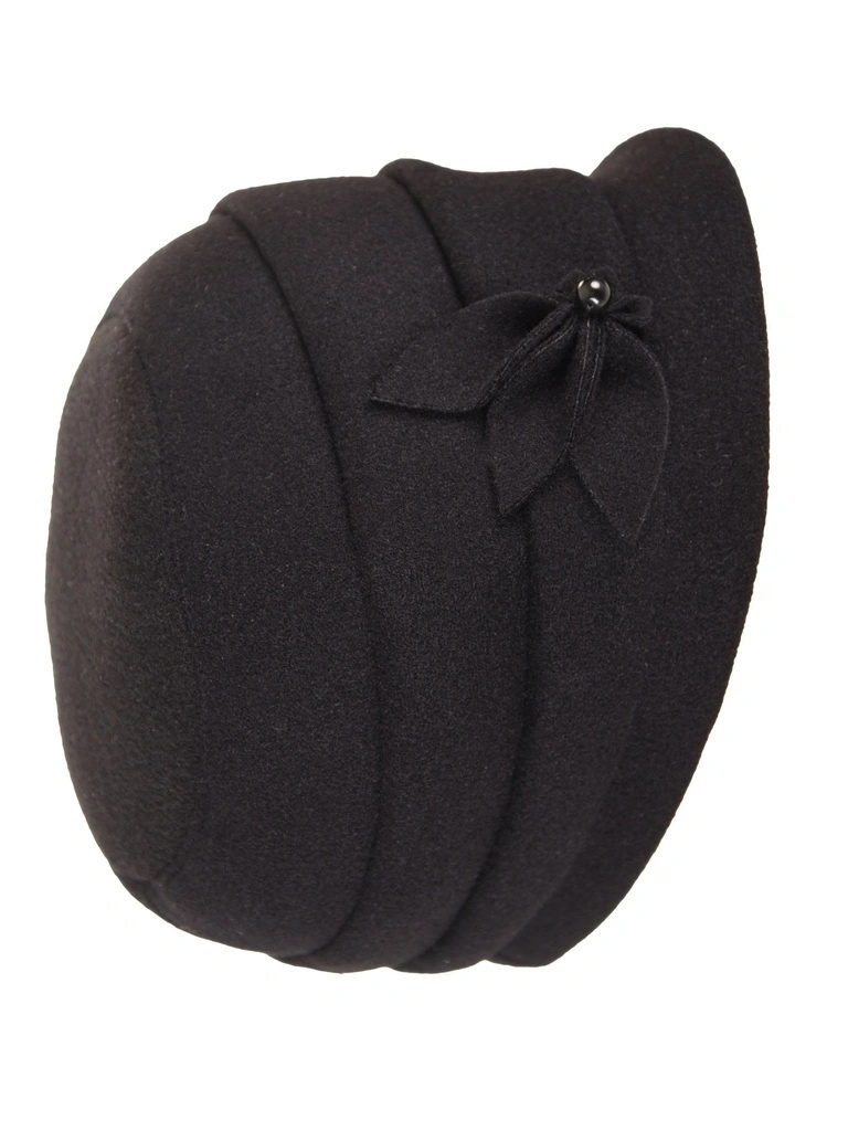 Elegancki czarny kapelusz damski cloche na jesień i zimę – ocieplany model z ozdobną wstawką 42695