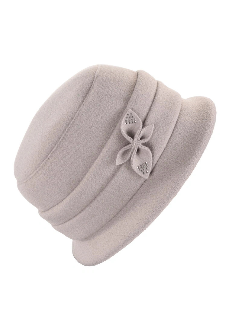 Szary kapelusz damski cloche na zimę – eleganckie nakrycie głowy z ozdobnym kwiatem i błyszczącymi cyrkoniami 40907