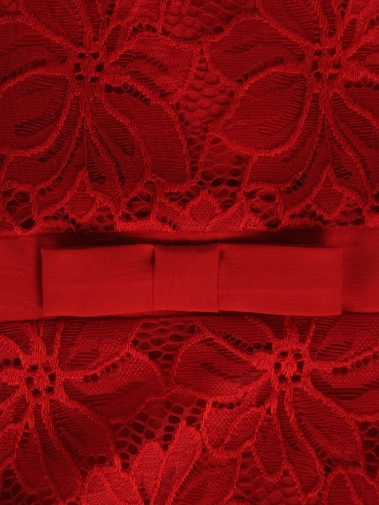 Czerwona sukienka wieczorowa w kwiaty na święta – prosty krój z wysmuklającymi zaszewkami 18968