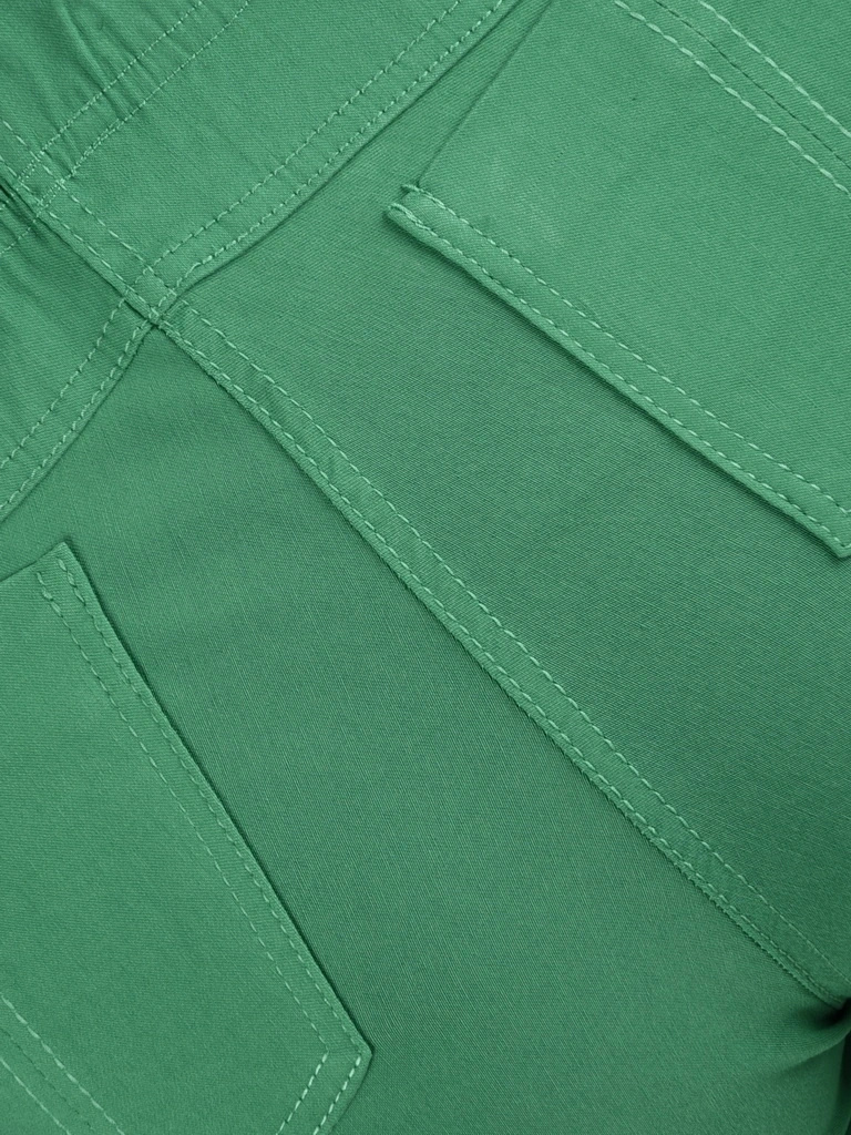 Eleganckie zielone spodnie damskie z prostą nogawką i elastyczną talią – komfortowe na lato i do biura plus size 37556