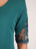 Elegancka zielona sukienka, kreacja ze wstawkami z koronki 28753
