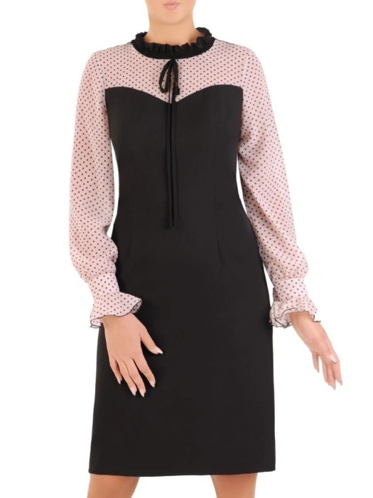 Elegancka czarna sukienka w grochy o prostym kroju – kobiecy model z szyfonowym rękawem 27504