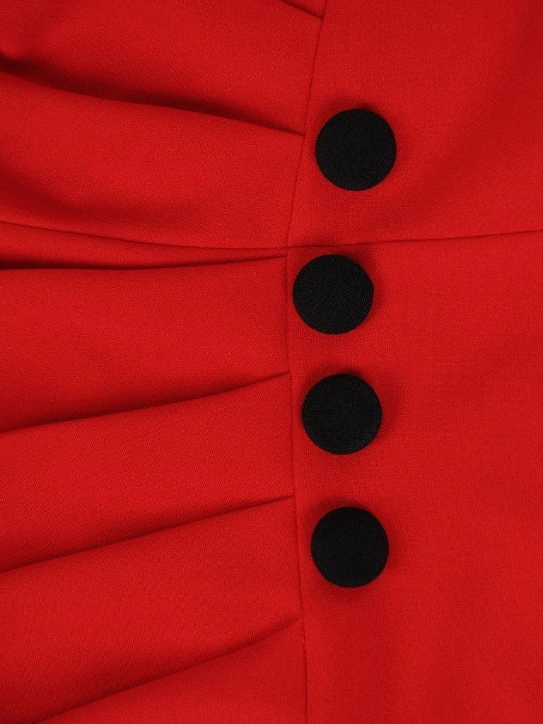 Elegancka czerwona sukienka wizytowa z dekoltem w łódkę – prosty krój z tuszującym marszczeniem 20565