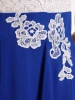 Elegancka sukienka rozkloszowana chabrowa na wesele – wysmuklające zaszewki i dekolt w serek 25555