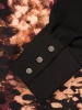 Elegancka prosta sukienka midi w zwierzęcy print – kobiecy krój z ozdobnym szalem 33937