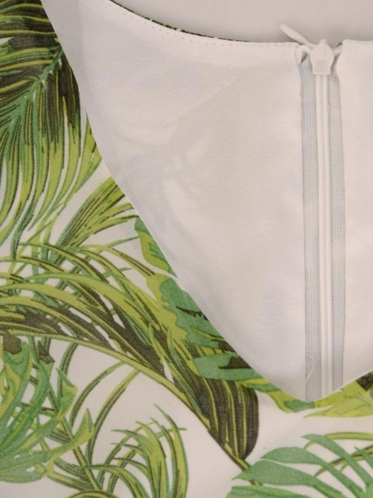 Zielona sukienka trapezowa midi w liście z dekoltem serek – zwiewna kreacja z falbaną maskująca biodra 26088