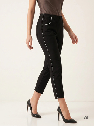 Czarne cygaretki damskie plus size z kontrastowymi lampasami – wysmuklające fasonem, z wygodną gumką w pasie 35145