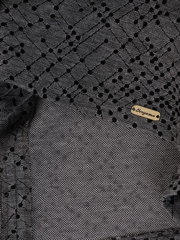 Elegancka sukienka damska midi w kontrastowy wzór – prosty krój z kołnierzykiem i rękawem 3/4 10277