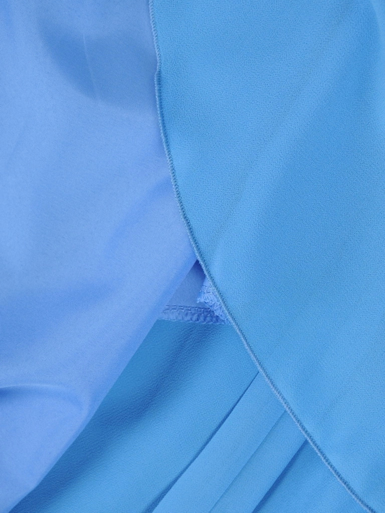 Elegancka niebieska sukienka rozkloszowana midi – kopertowy dekolt z wiązaniem w talii 36855