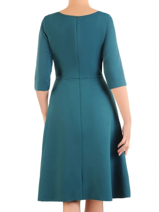 Elegancka sukienka koktajlowa butelkowa zieleń – rozkloszowany krój z paskiem modelujący sylwetkę 34403