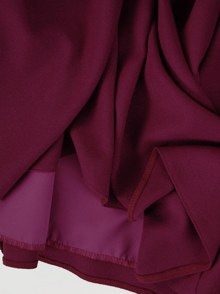 Elegancka sukienka rozkloszowana midi fuksja – kobiecy fason z wiązaniem modelujący talię 38766