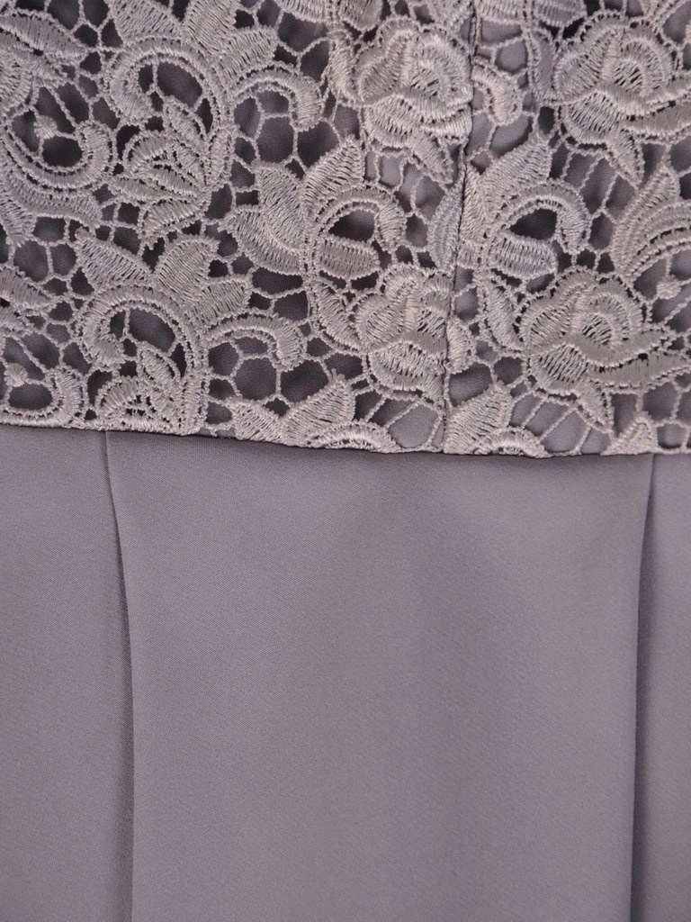 Popielata sukienka ołówkowa midi z baskinką – elegancki model na wesele pięknie modelujący sylwetkę 19962