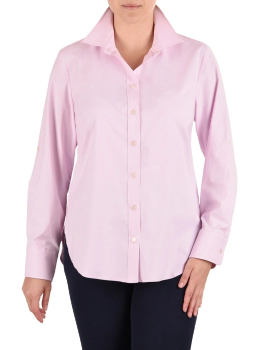 Elegancka koszula damska w kolorze pudrowego różu – prosty krój z kołnierzykiem i zaokrąglonym dołem 42119
