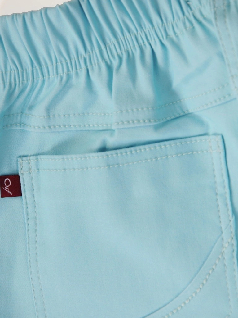 Letnie szorty damskie plus size w kolorze błękitu – wygodne i przewiewne, wysmuklające nogi 37564