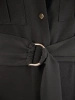 Elegancka czarna szmizjerka midi z paskiem i stójką – rozkloszowany dół akcentujący talię 34724