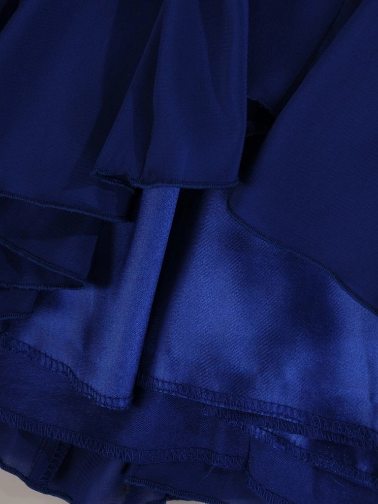 Elegancka chabrowa sukienka rozkloszowana midi – optycznie wyszczuplające zaszewki i zwiewny dół 22690